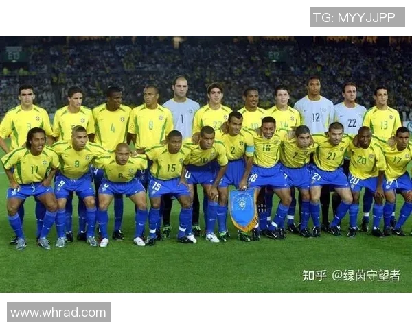 现役足球传奇球星解析:巅峰对决与历史地位的深度剖析 现役足球传奇球星解析:巅峰对决与历史地位的深度剖析