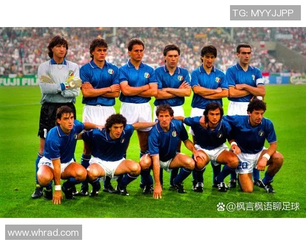 足球巨星同框合影展现荣耀时刻 世界足坛传奇人物齐聚一堂